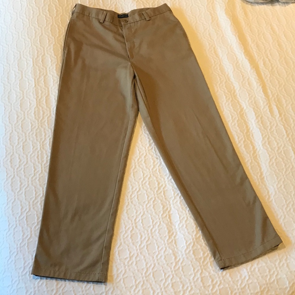 Izod khaki pants